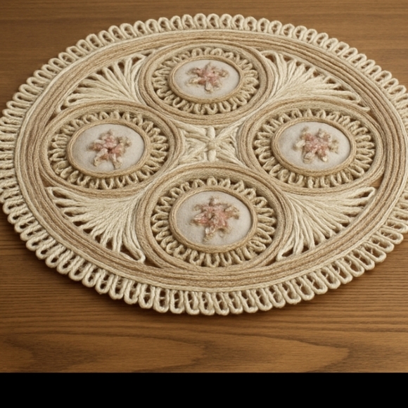 ⭐️ Host Pick ⭐️ Vintage Wicker Trivet Table Topper with needlepoint accent - Picture 2 of 10